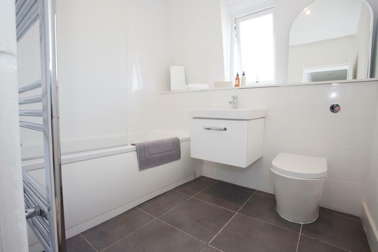 Bright 2 Bedroom Apt - Great Location - Free Parking Bournemouth Exterior foto