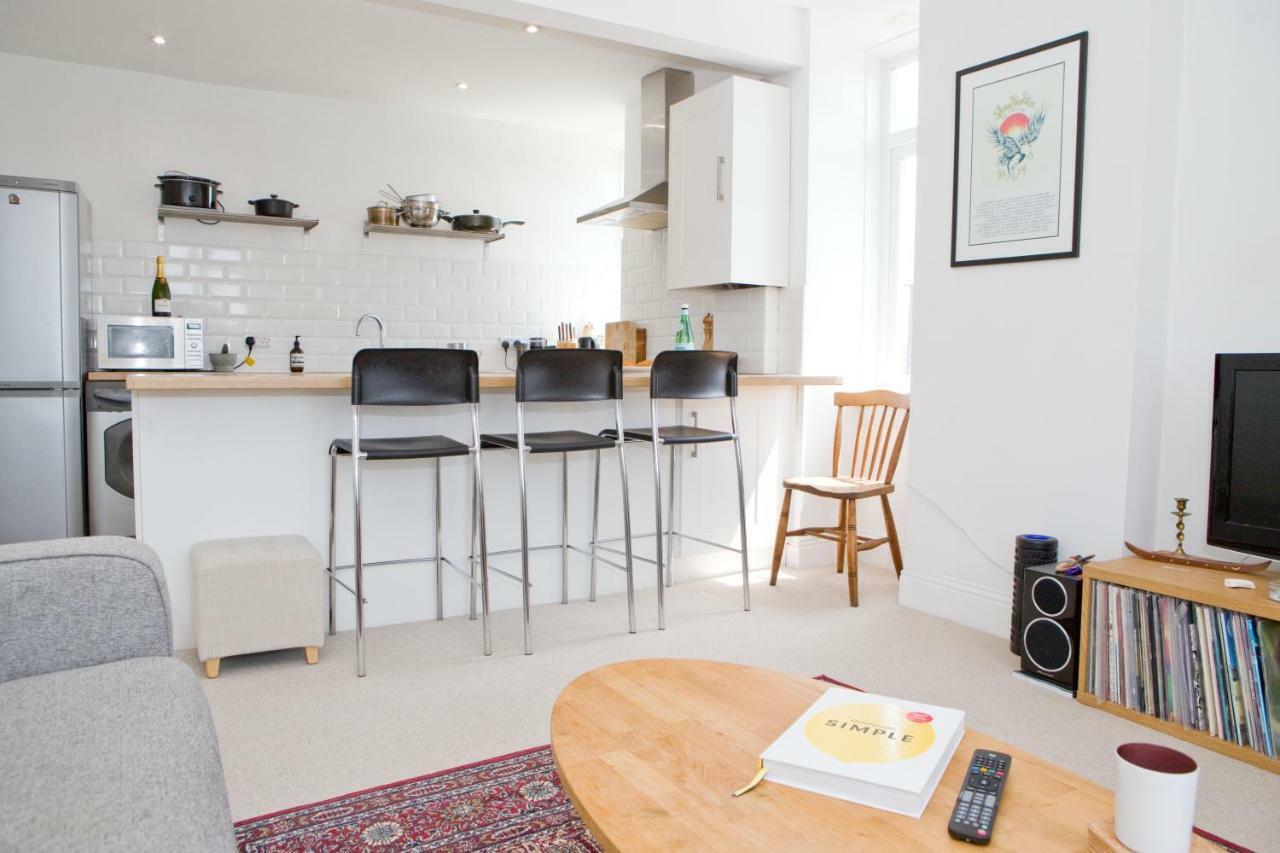 Bright 2 Bedroom Apt - Great Location - Free Parking Bournemouth Exterior foto