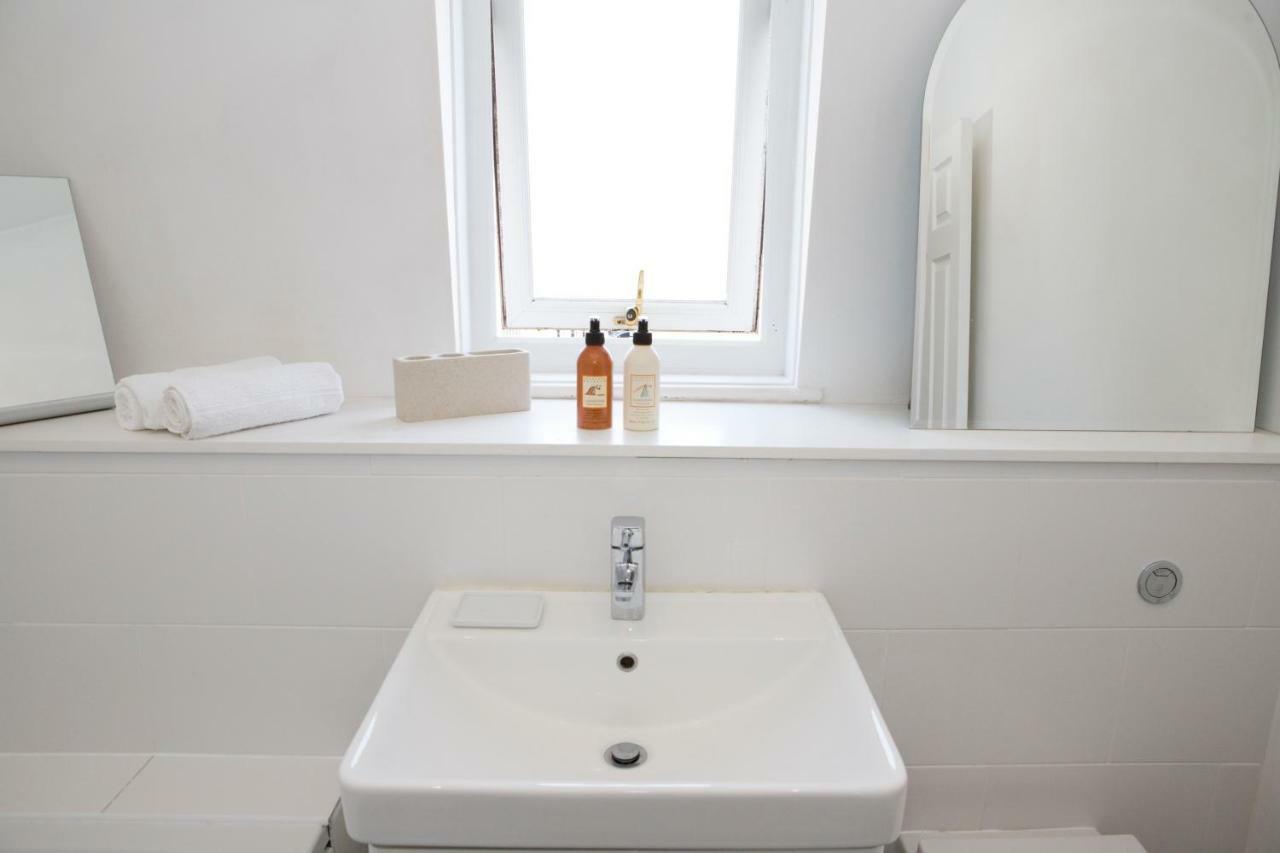 Bright 2 Bedroom Apt - Great Location - Free Parking Bournemouth Exterior foto